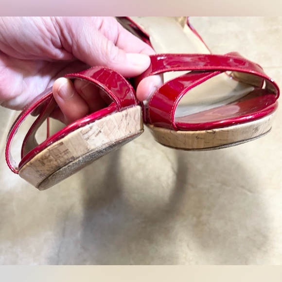 Sexy and stunning Stuart Weitzman red patent leather slingbacks! - Picture 8 of 14